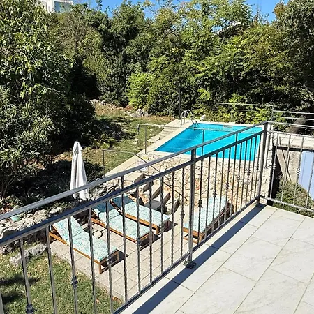 Gorgeous In With Private Swimming Pool, Be Inside Or Outside Risika