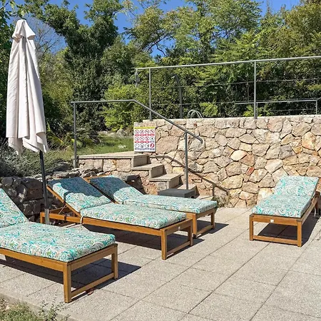 Gorgeous In With Private Swimming Pool, Be Inside Or Outside Risika