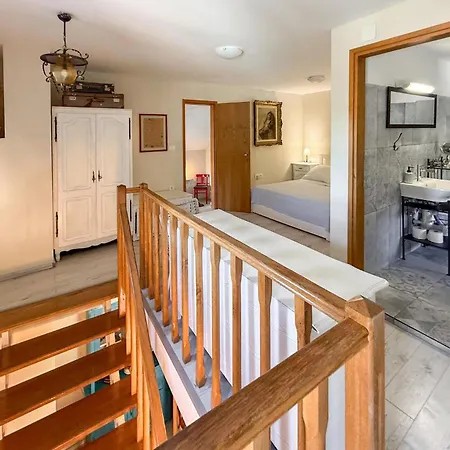 Gorgeous In With Private Swimming Pool, Be Inside Or Outside