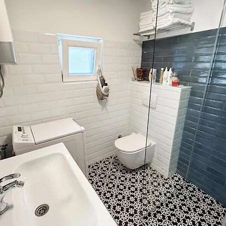 Gorgeous In With Private Swimming Pool, Be Inside Or Outside * Risika